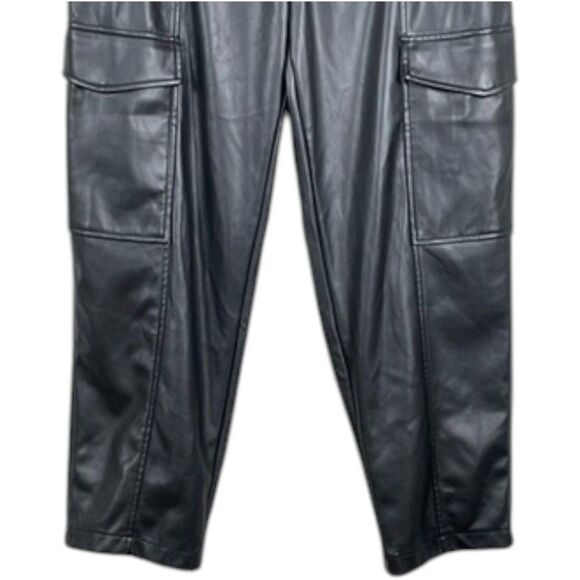 7 For All Mankind Faux Leather Pants Large Women Black High Rise Vegan Cargo EUC - Picture 9 of 16